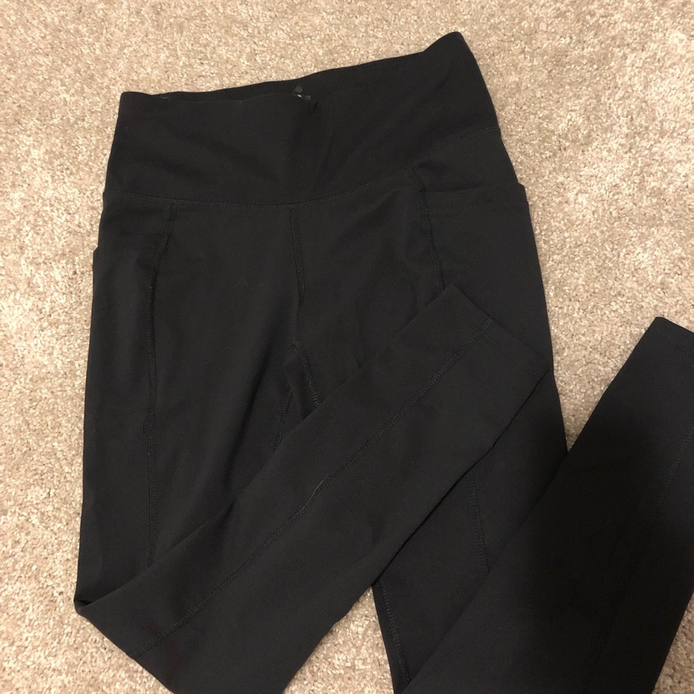 Apana black ankle yoga pants with pockets
